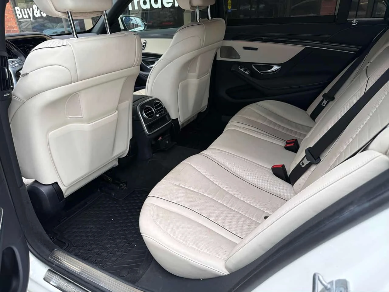 Mercedes-Benz S 560 ДИСТРОНИК * ОБДУХВАНЕ * 360 * МАСАЖИ, снимка 11 - Автомобили и джипове - 54875631