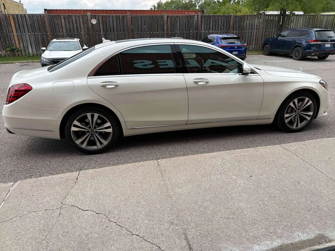 Mercedes-Benz S 560 ДИСТРОНИК * ОБДУХВАНЕ * 360 * МАСАЖИ, снимка 3 - Автомобили и джипове - 54875631