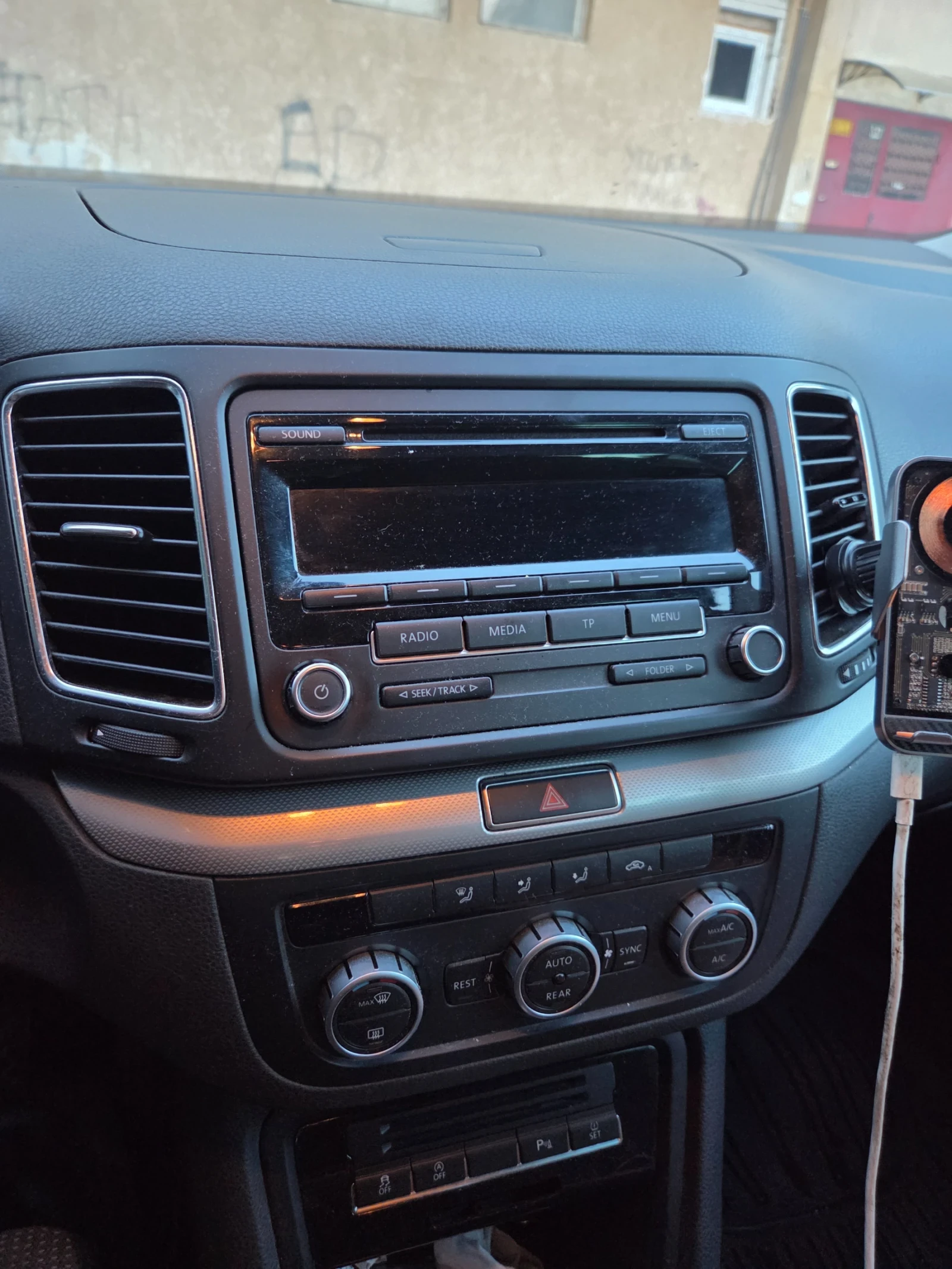 VW Sharan, снимка 7 - Автомобили и джипове - 54918303