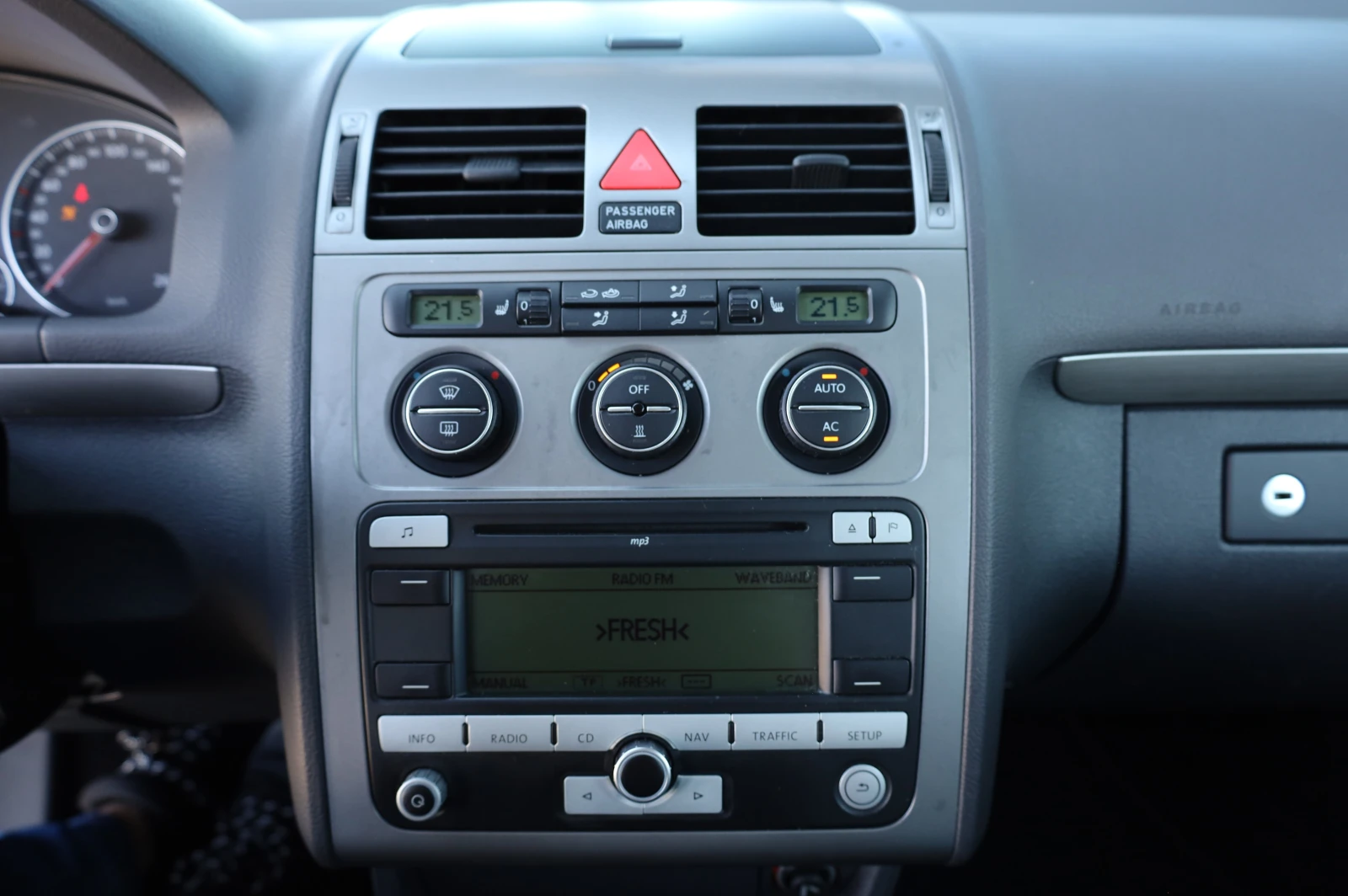 VW Touran 1.9TDI* UNITED* , снимка 10 - Автомобили и джипове - 54962003
