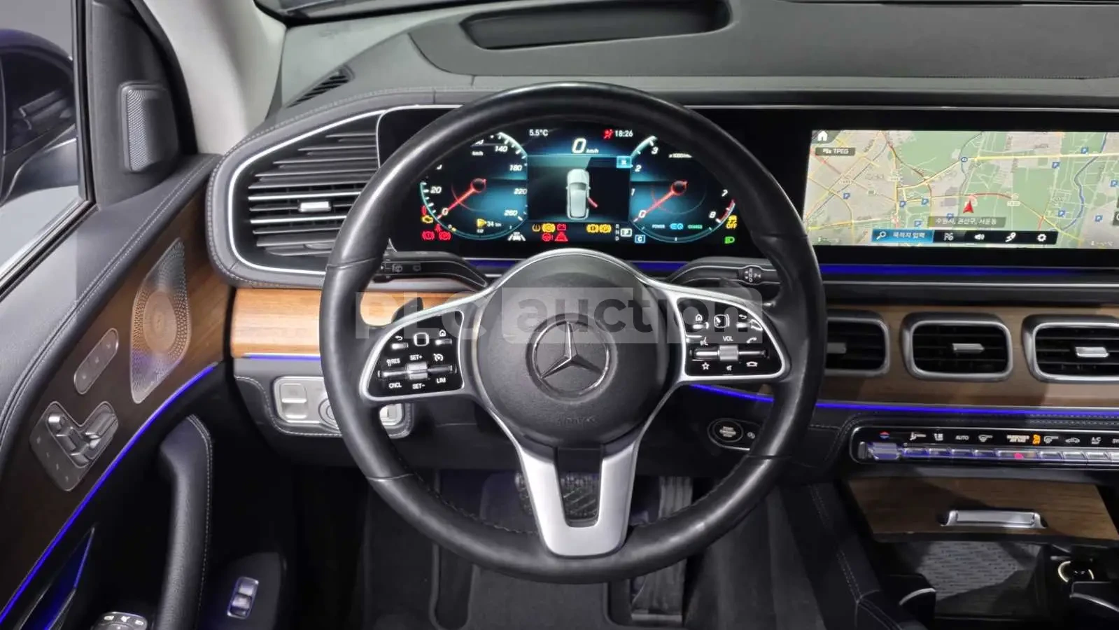 Mercedes-Benz GLE 450 4MATIC !!УНИКАТ! HEAD UP/360/PANO, снимка 13 - Автомобили и джипове - 55081994