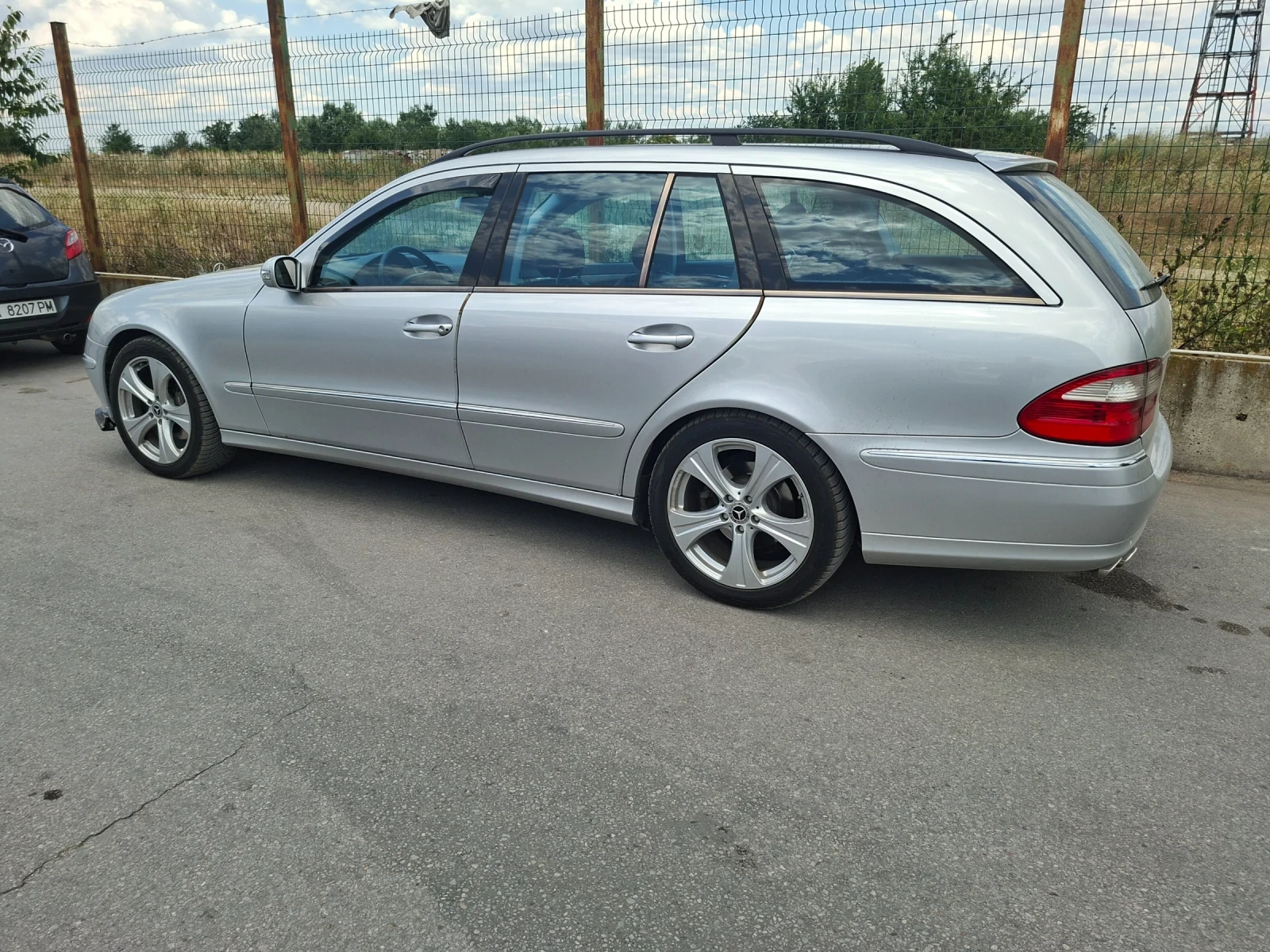 Mercedes-Benz E 320 3.2, снимка 2 - Автомобили и джипове - 55253933