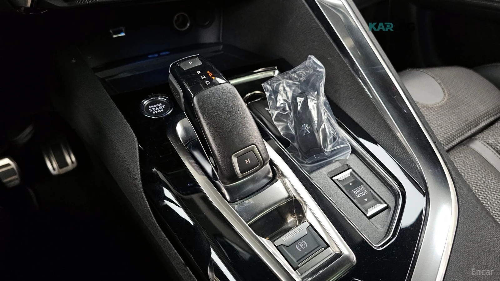 Peugeot 3008 1.2* PureTech* GT* КОЖА* ПОДГРЕВ* ПАНО* КАМЕРА* , снимка 8 - Автомобили и джипове - 55315213