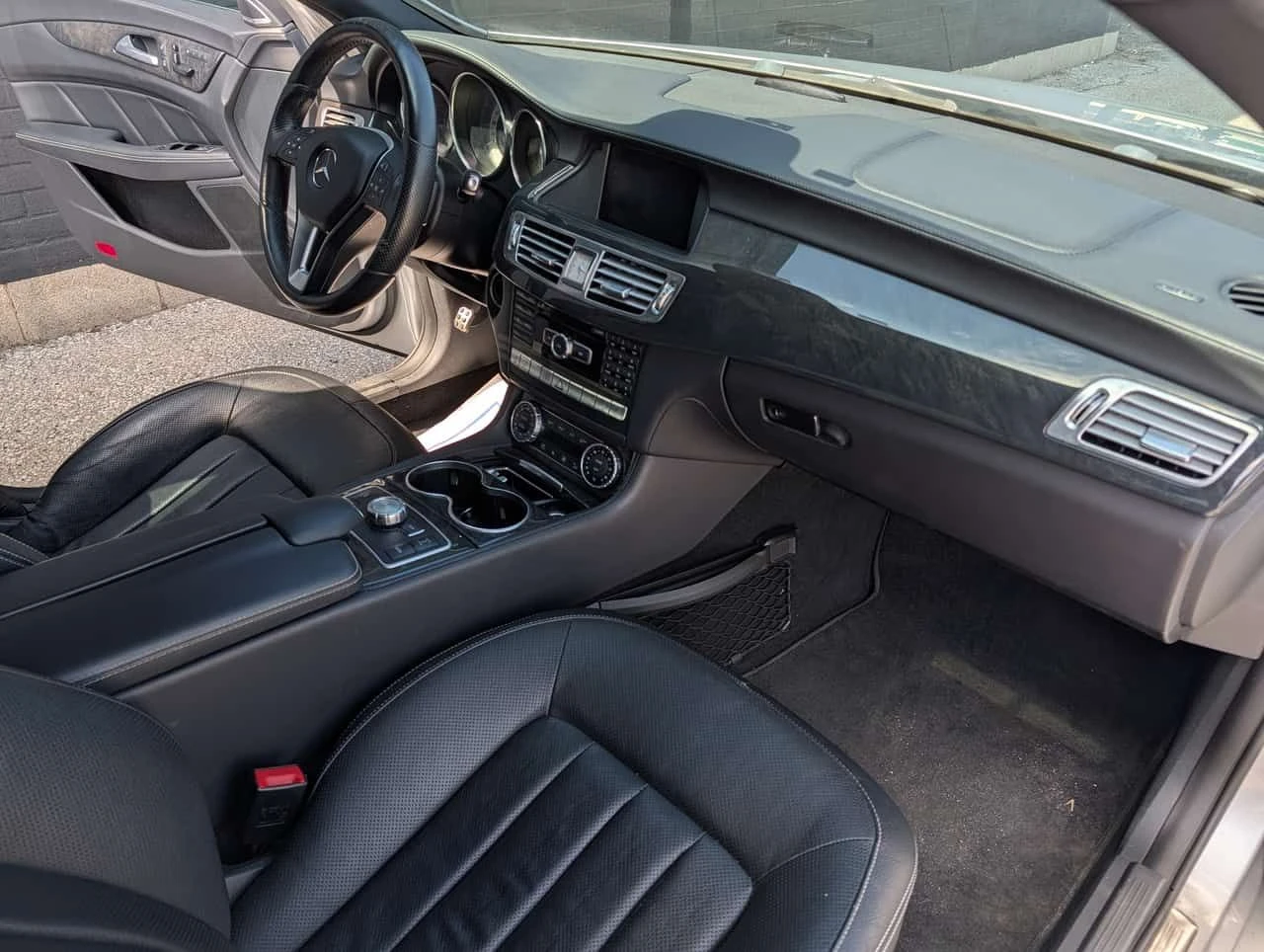 Mercedes-Benz CLS 550 CARFAX, снимка 15 - Автомобили и джипове - 55640456