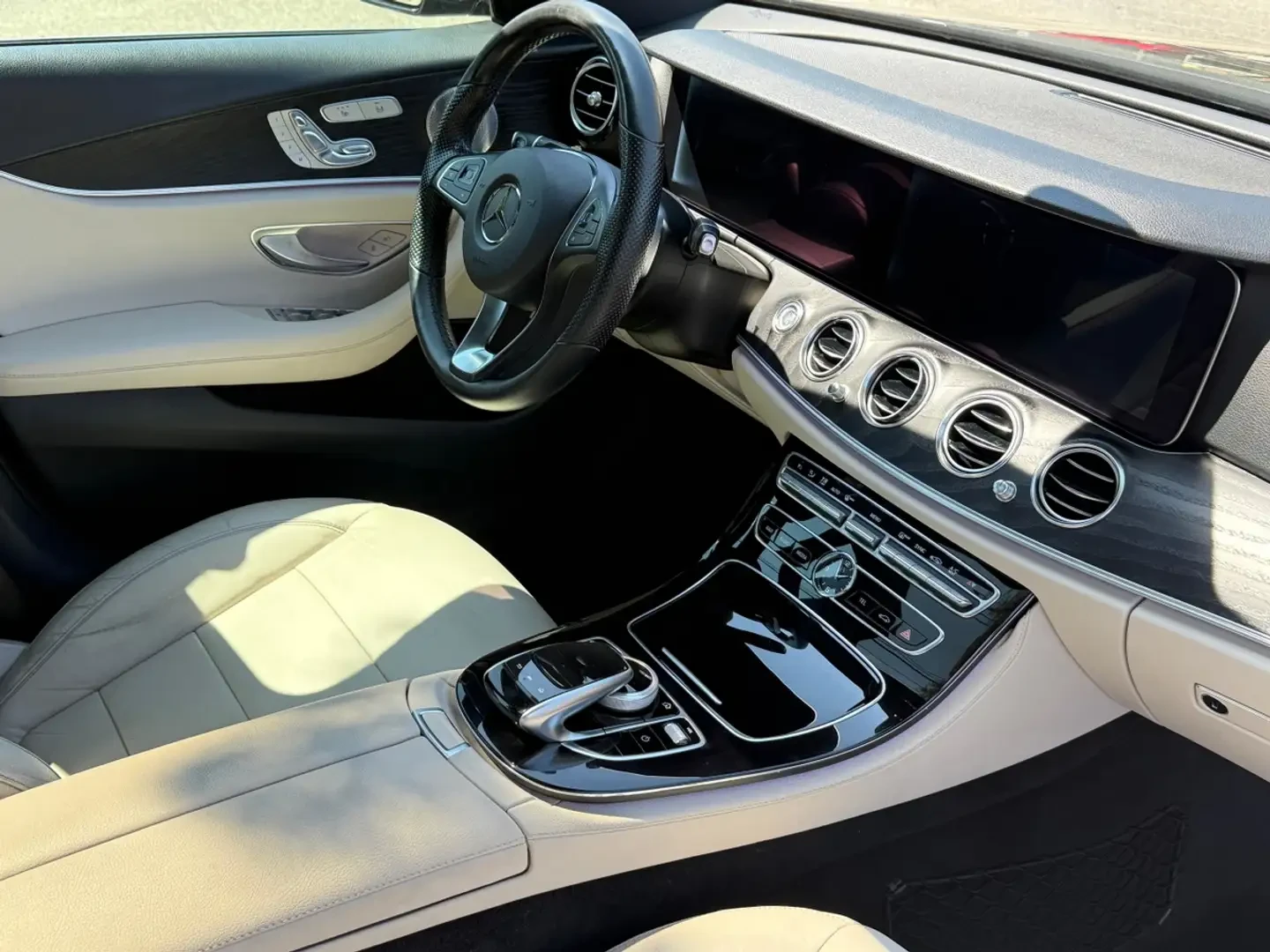Mercedes-Benz E 400 AMG* Burmester* 4М* 1 собственик* Без инциденти, снимка 6 - Автомобили и джипове - 55655037