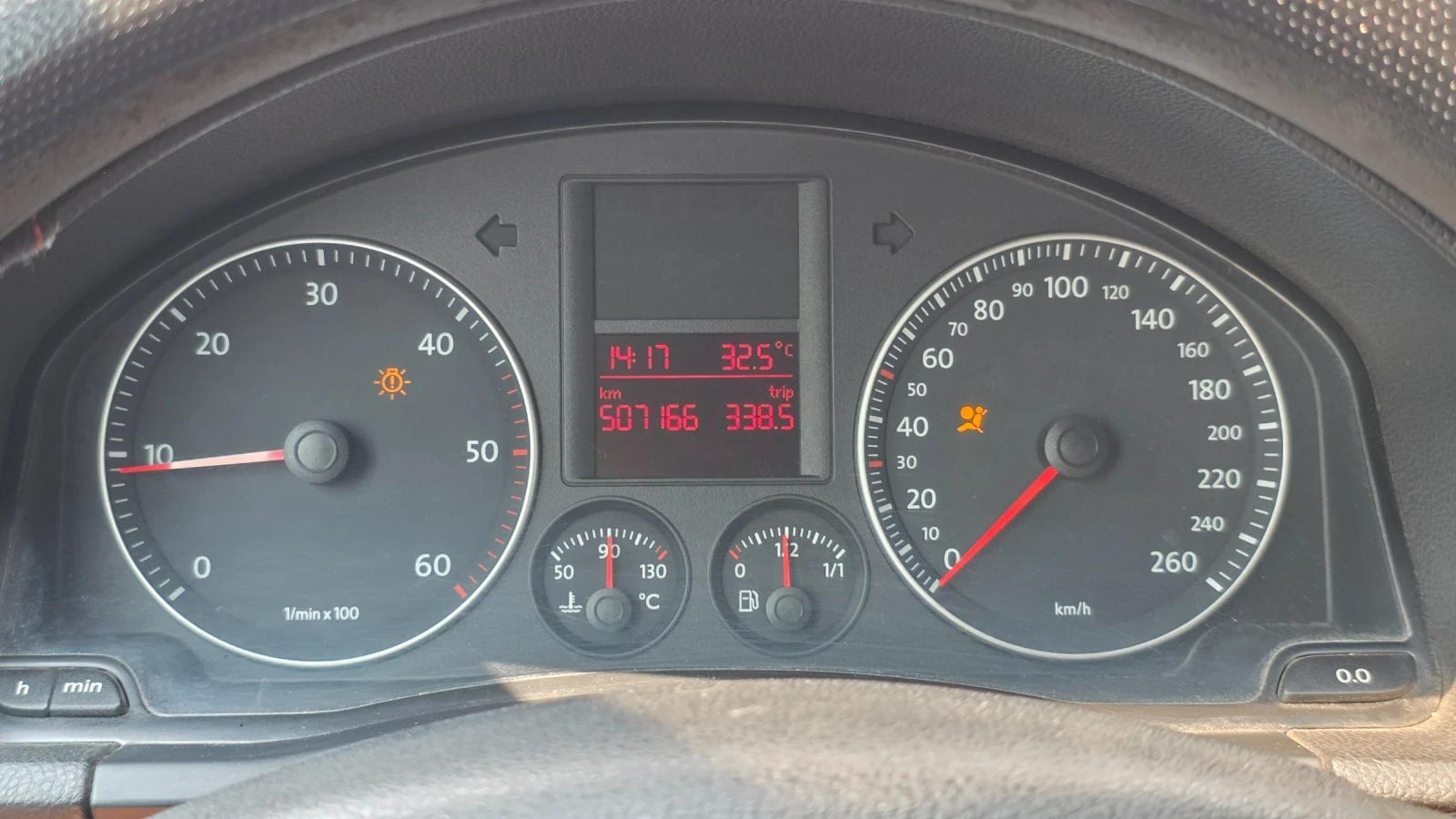 VW Golf 1.9 TDI 90к.с., снимка 13 - Автомобили и джипове - 55715089
