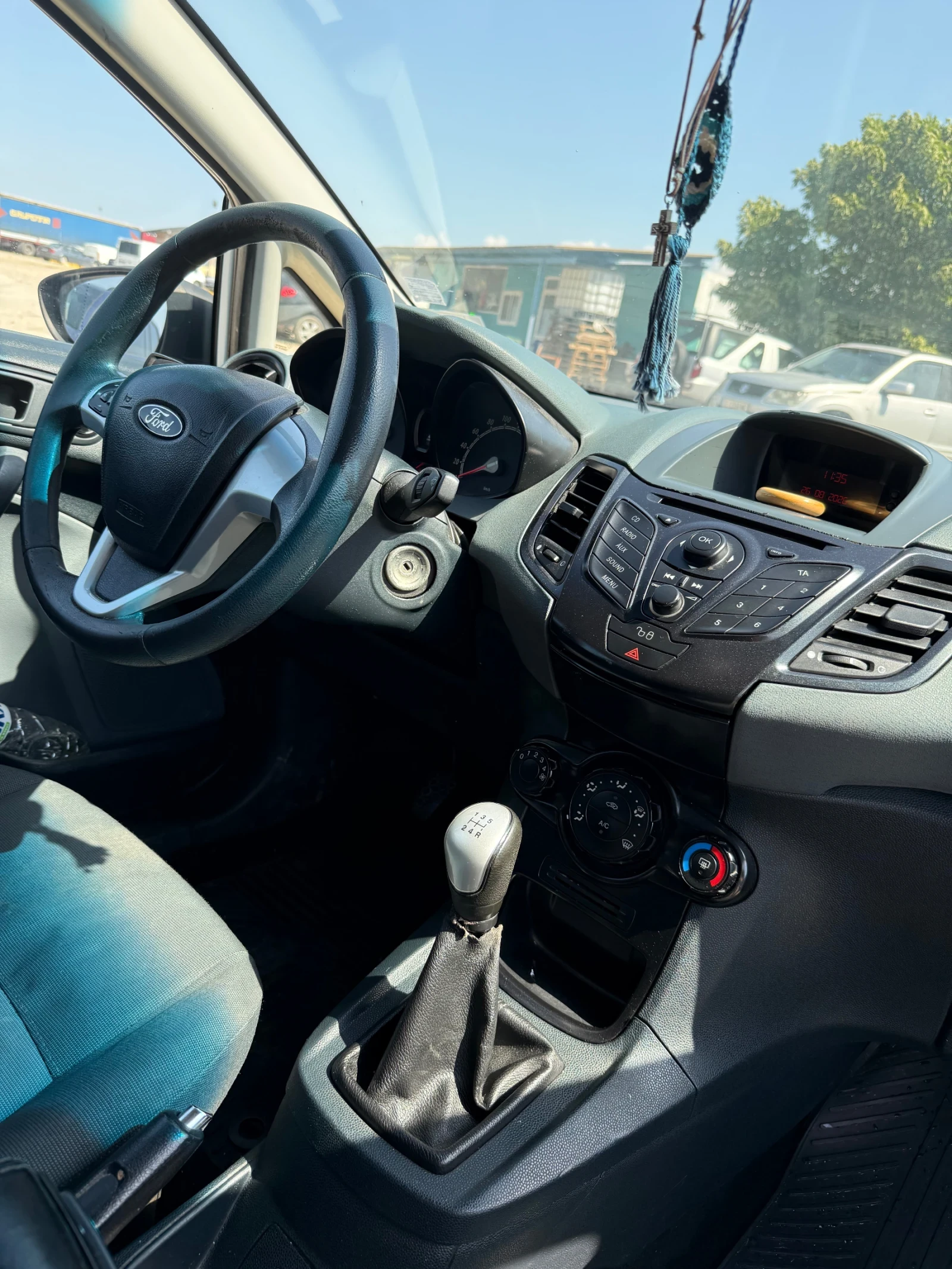 Ford Fiesta 1.5, снимка 8 - Автомобили и джипове - 55846347