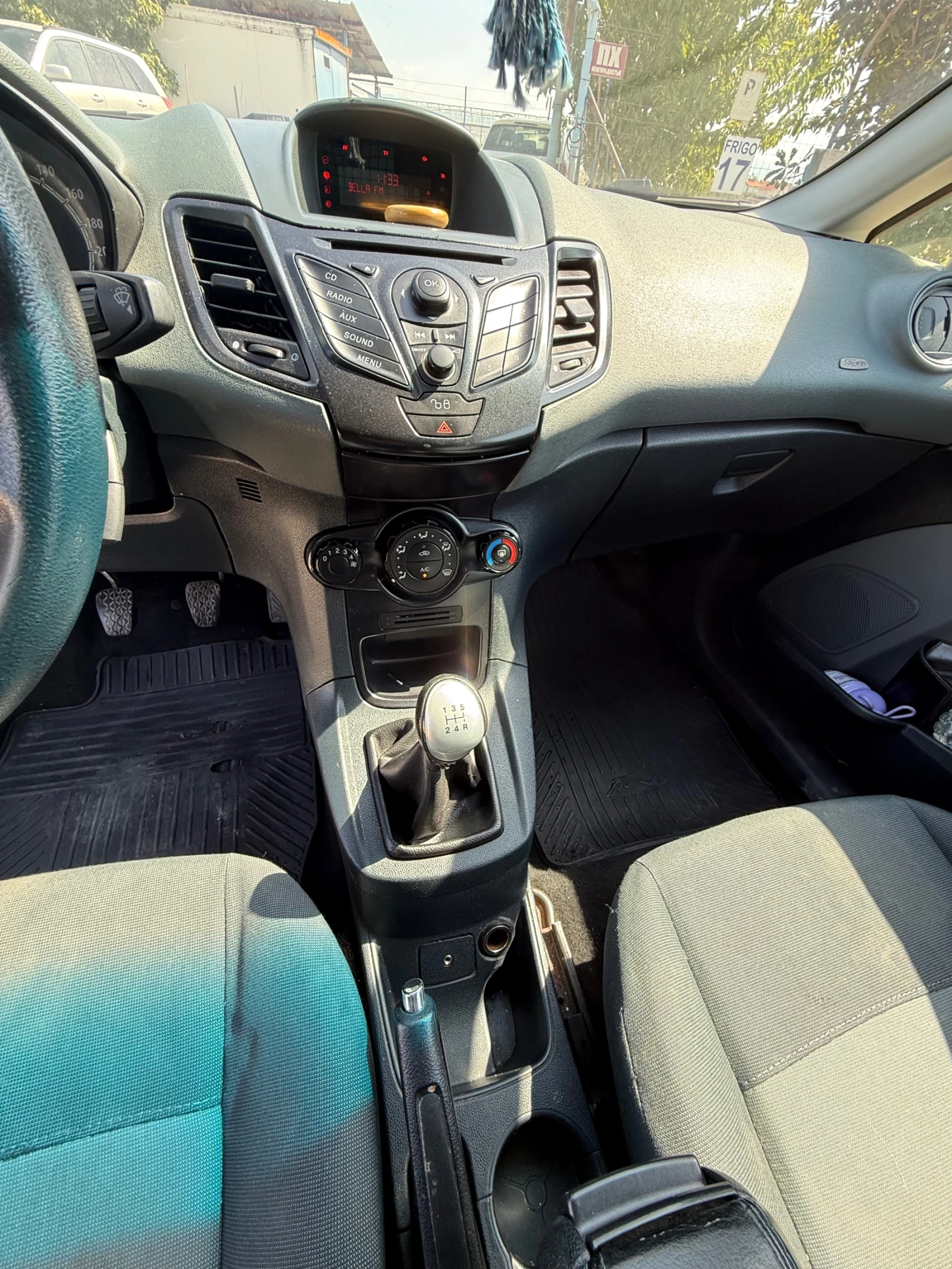 Ford Fiesta 1.5, снимка 10 - Автомобили и джипове - 55846347