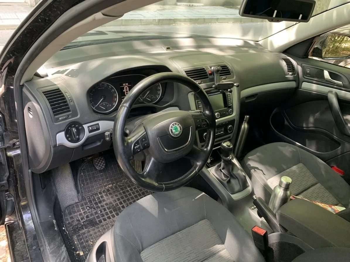 Skoda Octavia 1.6TDi, снимка 3 - Автомобили и джипове - 56563663