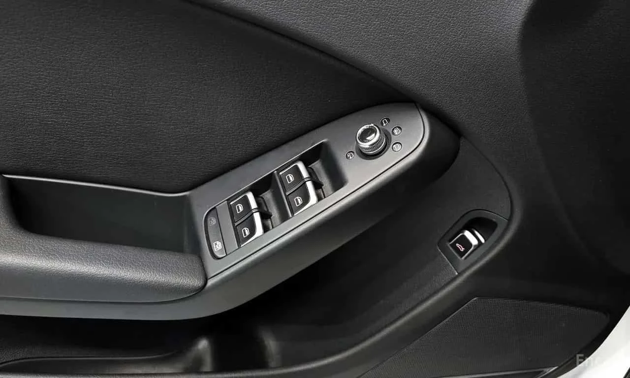 Audi A4 * 30 TDI * , снимка 16 - Автомобили и джипове - 56615300