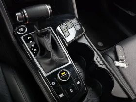 Kia Sportage 2.0 CRDi 4WD, снимка 9