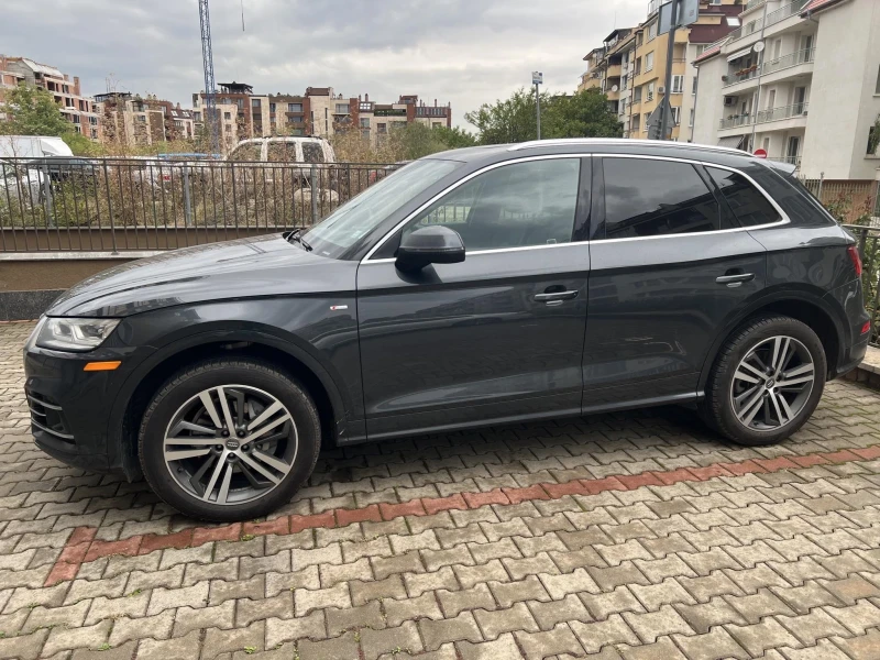 Audi Q5 Tech Premium 2.0, снимка 1 - Автомобили и джипове - 47343909