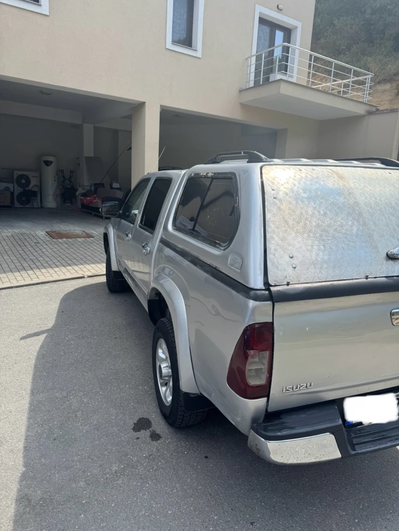 Isuzu D-max, снимка 4 - Автомобили и джипове - 52772422