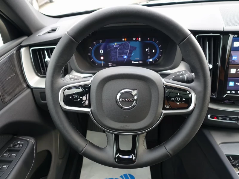 Volvo XC60 ULTRA-BLACK/250HP/PANO/HUD/360/MEMO/H&K/LED/468g, снимка 9 - Автомобили и джипове - 52146393