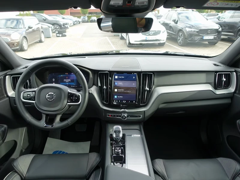 Volvo XC60 ULTRA-BLACK/250HP/PANO/HUD/360/MEMO/H&K/LED/468g, снимка 8 - Автомобили и джипове - 52146393