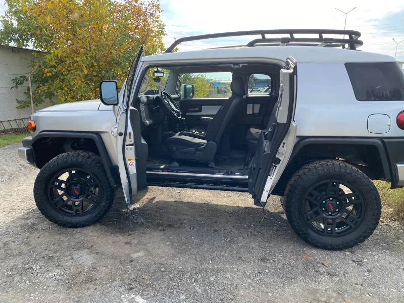 Toyota Fj cruiser 4.0 V6, снимка 12 - Автомобили и джипове - 52300450