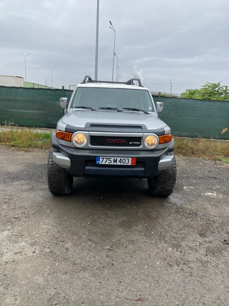 Toyota Fj cruiser 4.0 V6, снимка 2 - Автомобили и джипове - 52300450