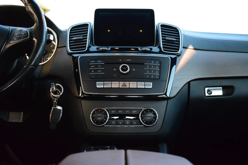 Mercedes-Benz GLE Coupe 350d 4Matic, снимка 13 - Автомобили и джипове - 52740659