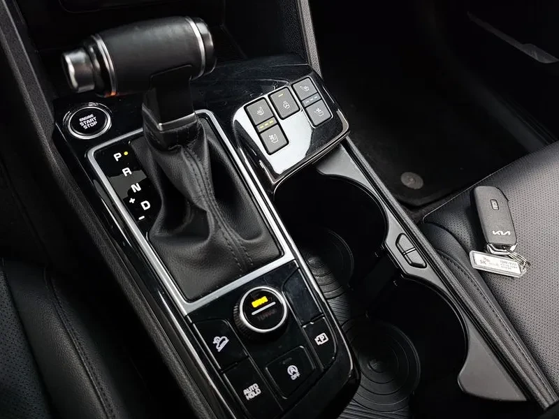 Kia Sportage 2.0 CRDi 4WD, снимка 9 - Автомобили и джипове - 54276405