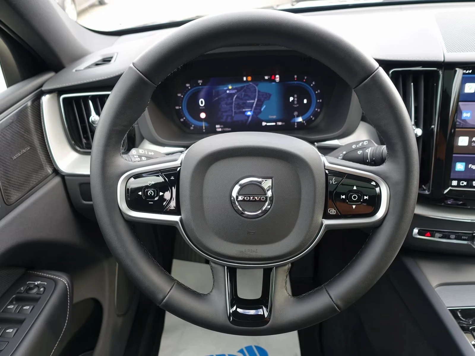 Volvo XC60 ULTRA-BLACK/250HP/PANO/HUD/360/MEMO/H&K/LED/468g - изображение 9