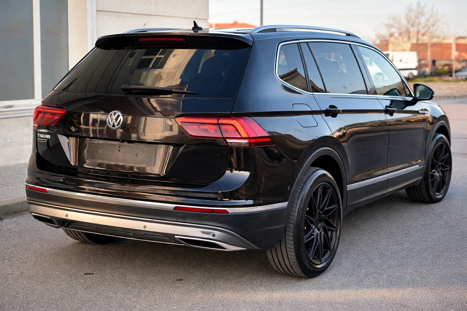 VW Tiguan  DISTRONIK:: 7 МЕСТЕН:: DIGITAL::IQ LIGHT, снимка 6 - Автомобили и джипове - 53866985