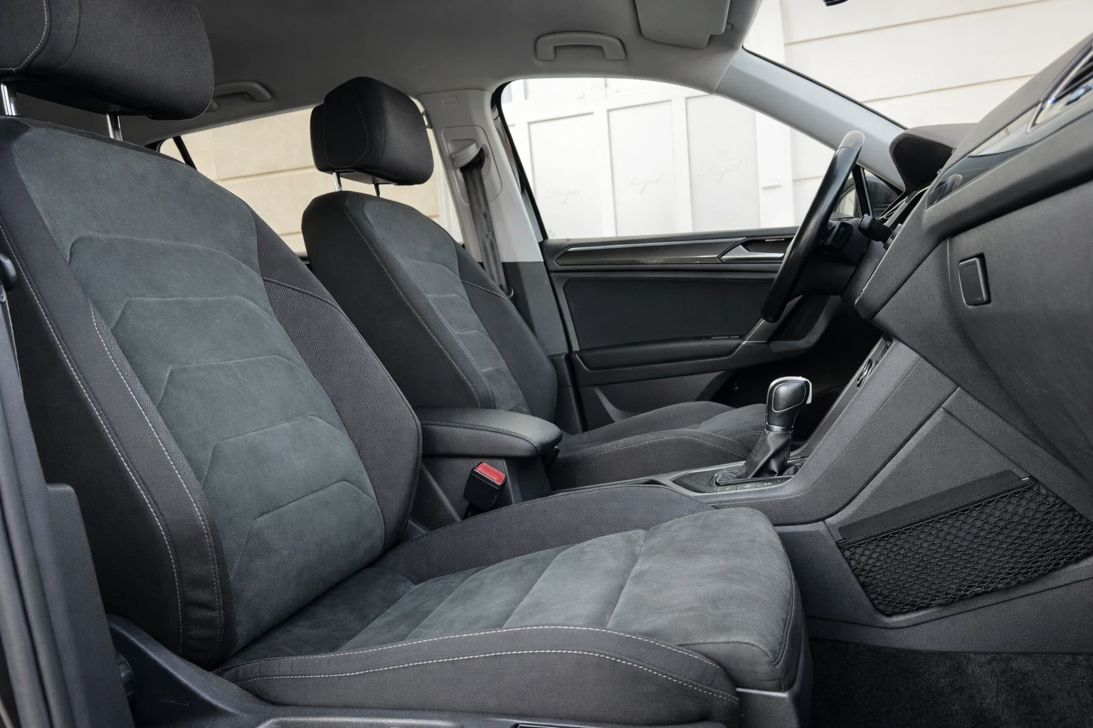 VW Tiguan  DISTRONIK:: 7 МЕСТЕН:: DIGITAL::IQ LIGHT, снимка 10 - Автомобили и джипове - 53866985