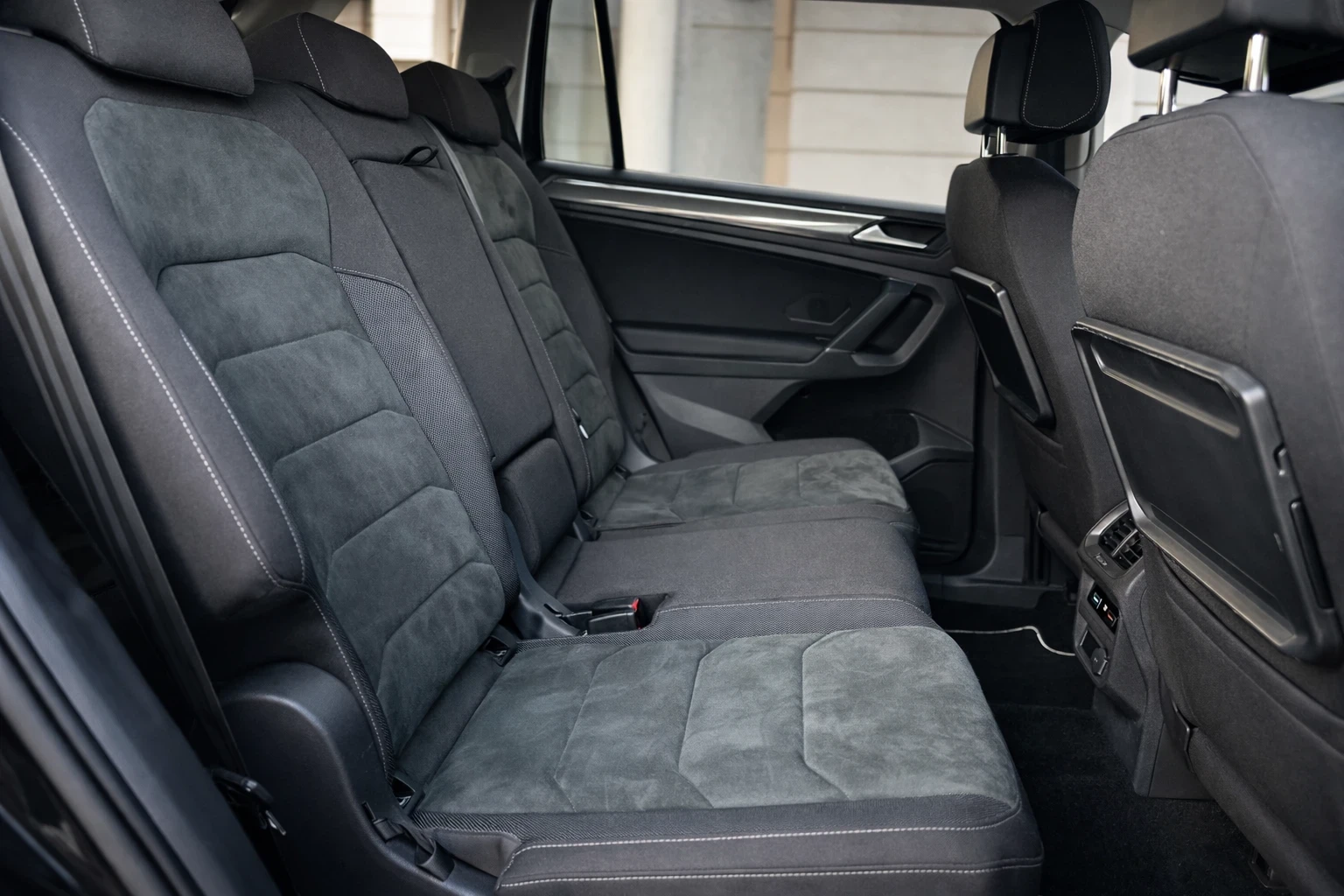 VW Tiguan  DISTRONIK:: 7 МЕСТЕН:: DIGITAL::IQ LIGHT, снимка 11 - Автомобили и джипове - 53866985