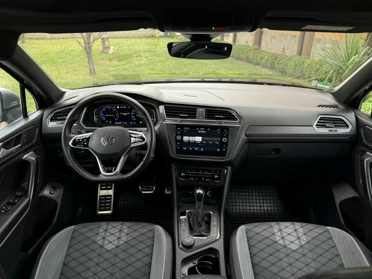 VW Tiguan Allspace R-line/ 7 места/4MOTION/200к.с., снимка 7 - Автомобили и джипове - 54106726