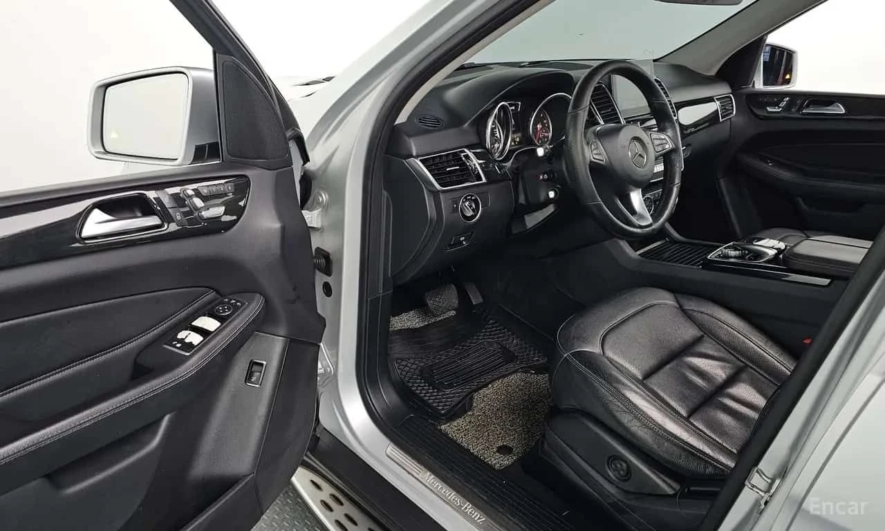 Mercedes-Benz GLE 350 4MATIC | АВТОФИНАНСИРАНЕ, снимка 10 - Автомобили и джипове - 55599543