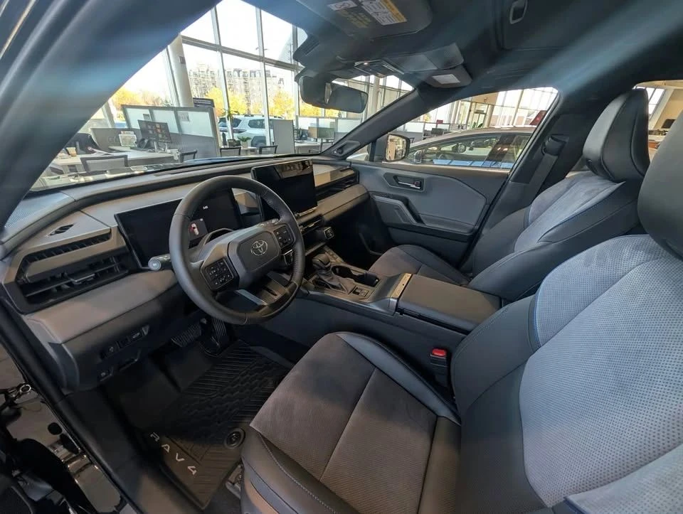 Toyota Rav4, снимка 3 - Автомобили и джипове - 56737641