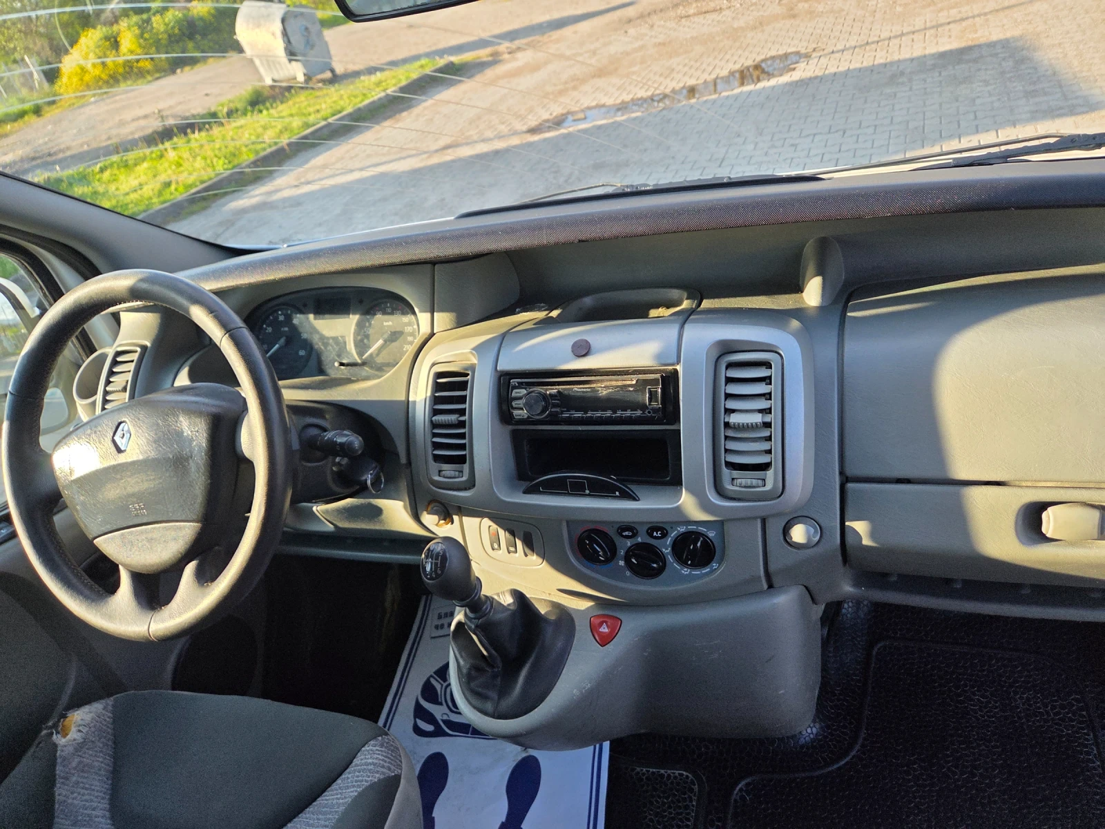 Renault Trafic Nov vnos  8+ 1 2.0dci 90 k.s, снимка 11 - Бусове и автобуси - 54313705