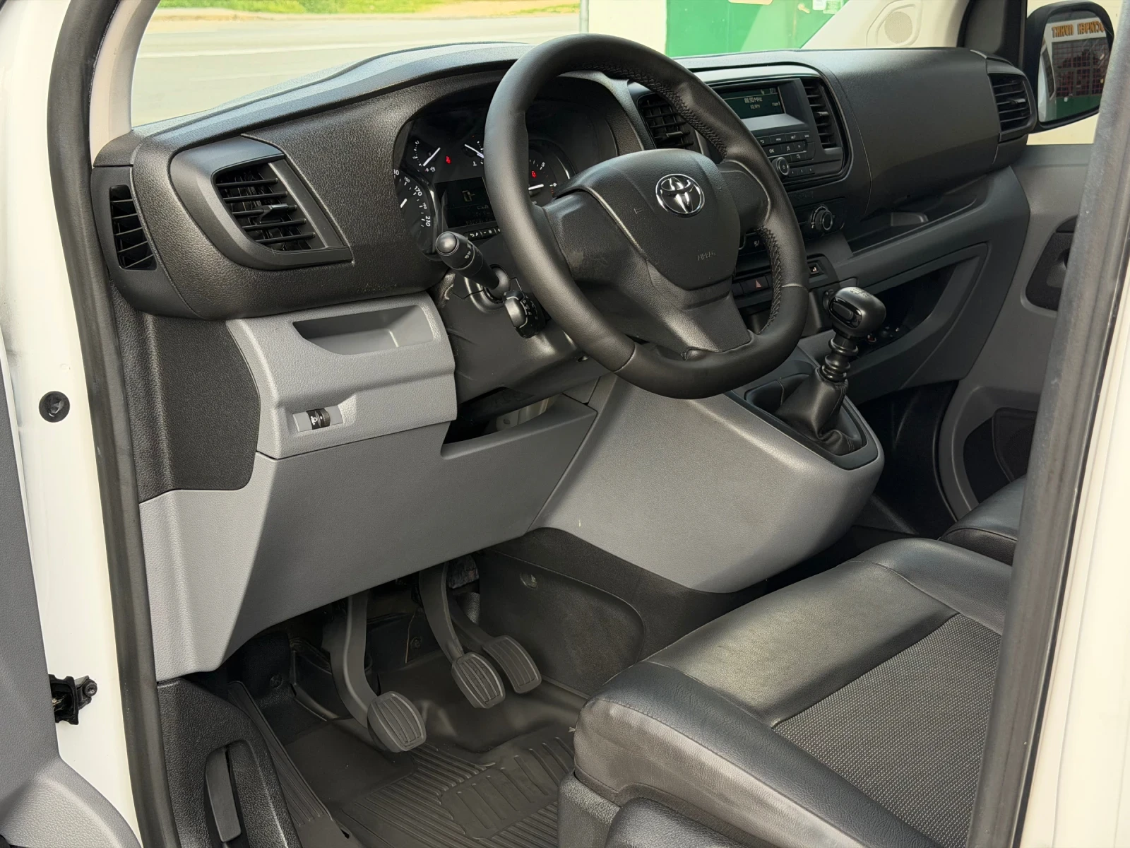 Toyota Proace 2.0D-4D 150к.с * Климатик* * Швейцария* , снимка 12 - Бусове и автобуси - 54663566