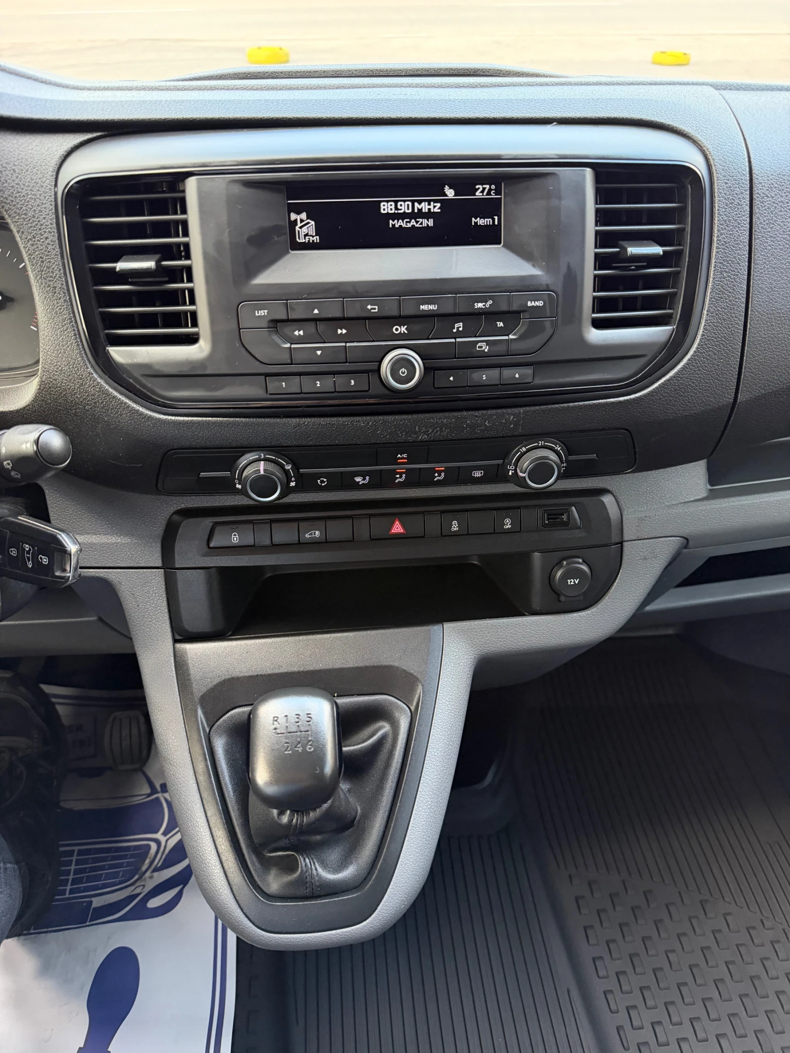 Toyota Proace 2.0D-4D 150к.с * Климатик* * Швейцария* , снимка 16 - Бусове и автобуси - 54663566