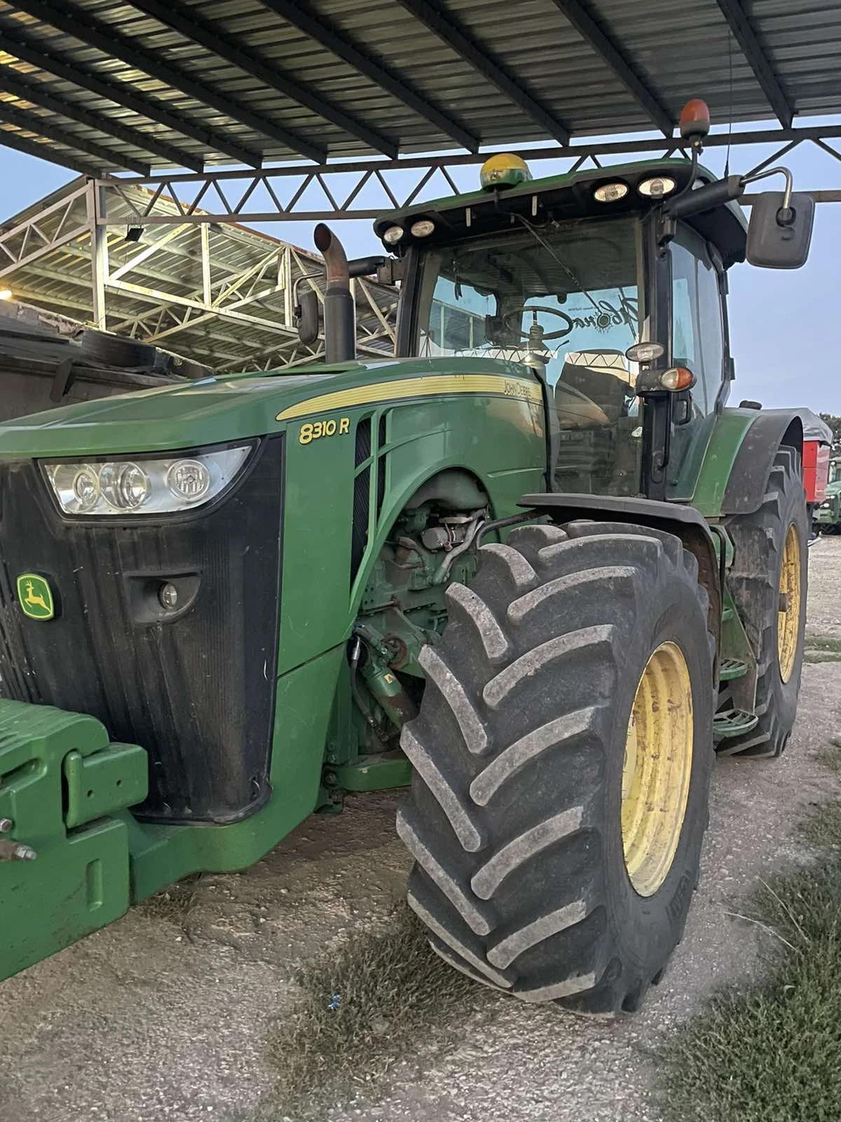 Трактор John Deere R8310 - изображение 2