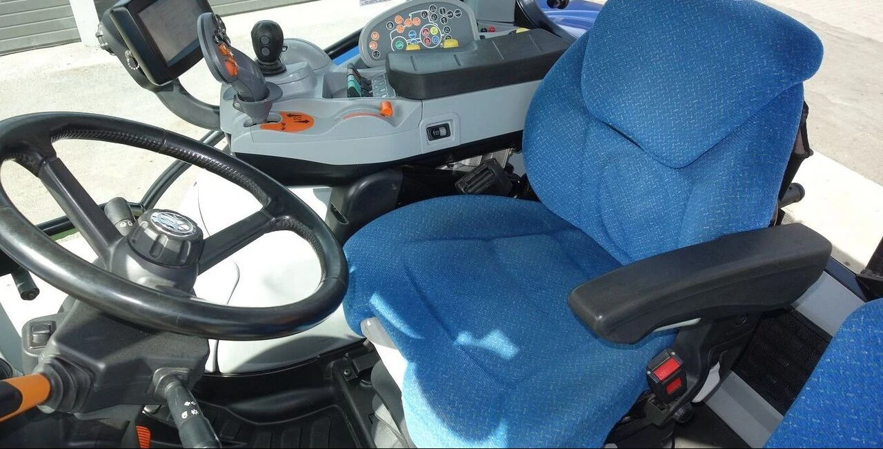 Трактор New Holland T7.250 - изображение 8
