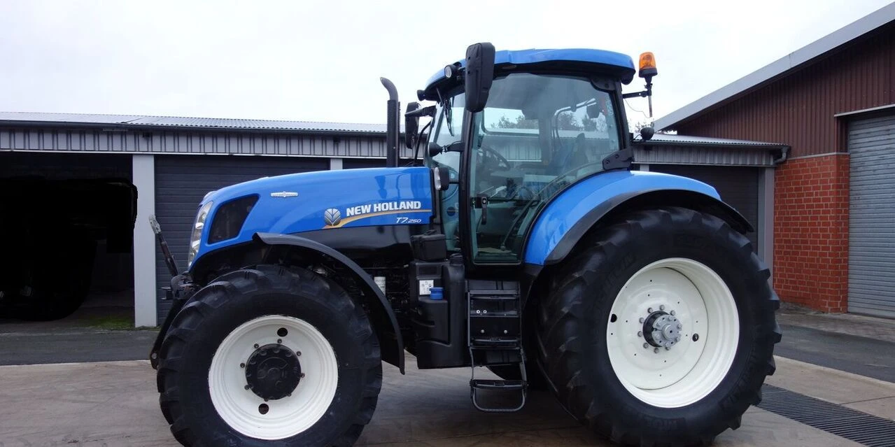 Трактор New Holland T7.250 - изображение 2