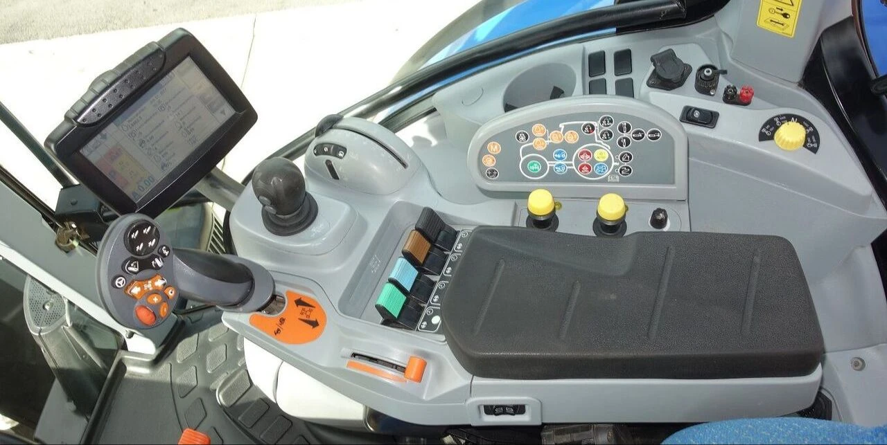 Трактор New Holland T7.250 - изображение 9