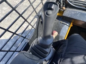 Мини челни товарачи JCB Robot 170, снимка 3
