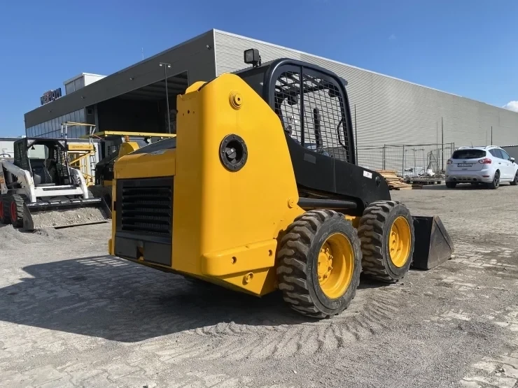 Мини челни товарачи JCB Robot 170, снимка 10 - Индустриална техника - 56290140