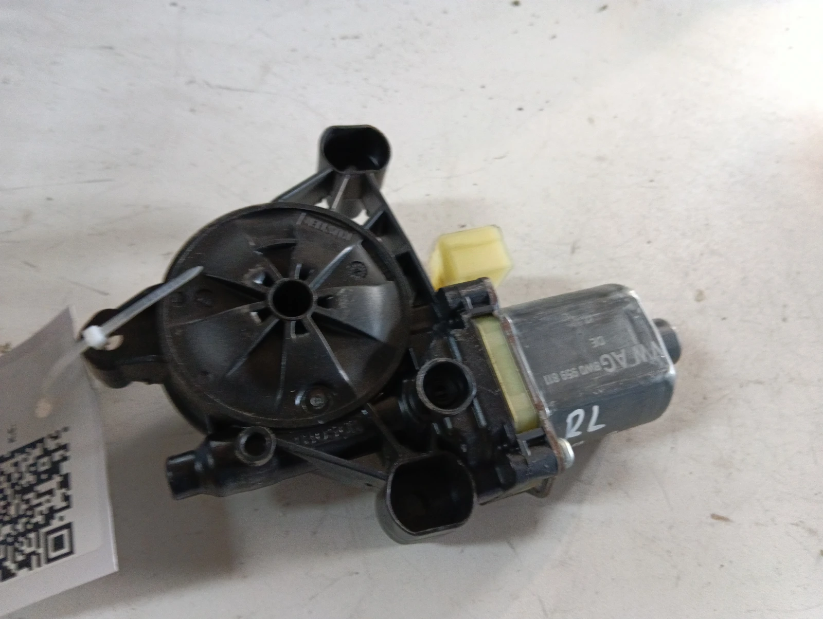 ел.машинка за задно ляво  8W0959811 Audi A4