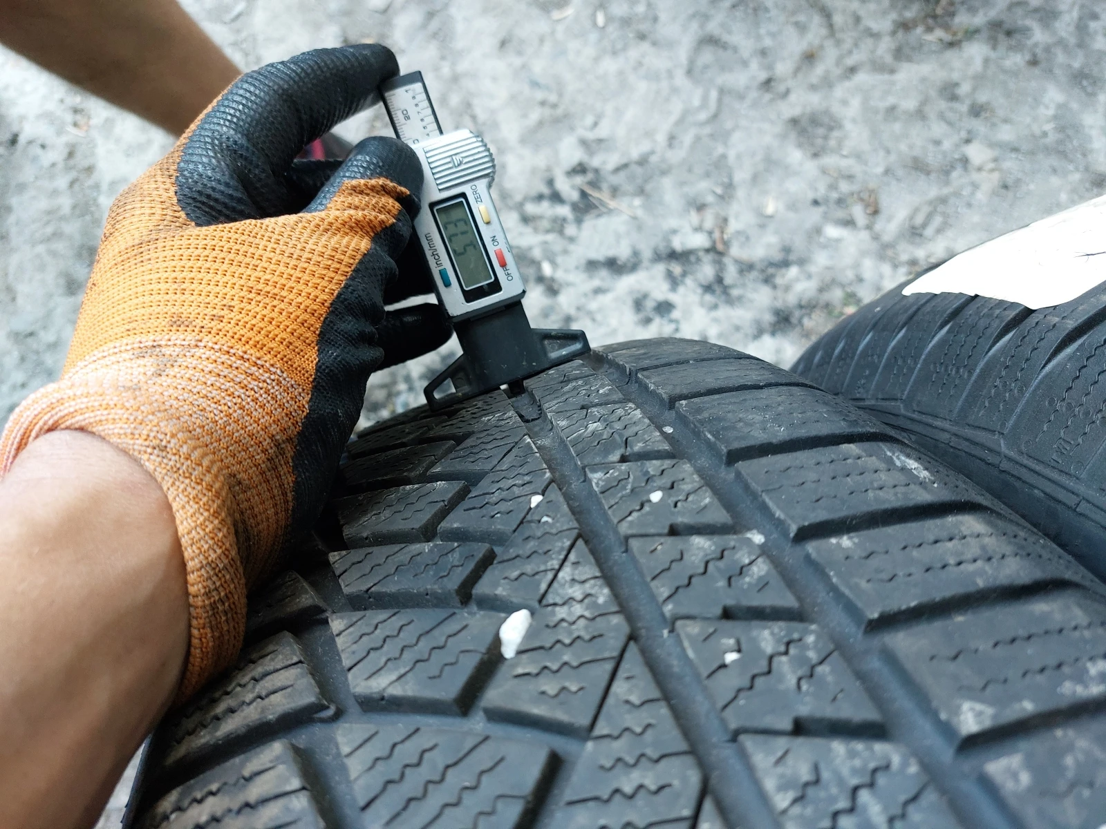 ���� 235/65R17 | Mobile.bg � ����������� 4