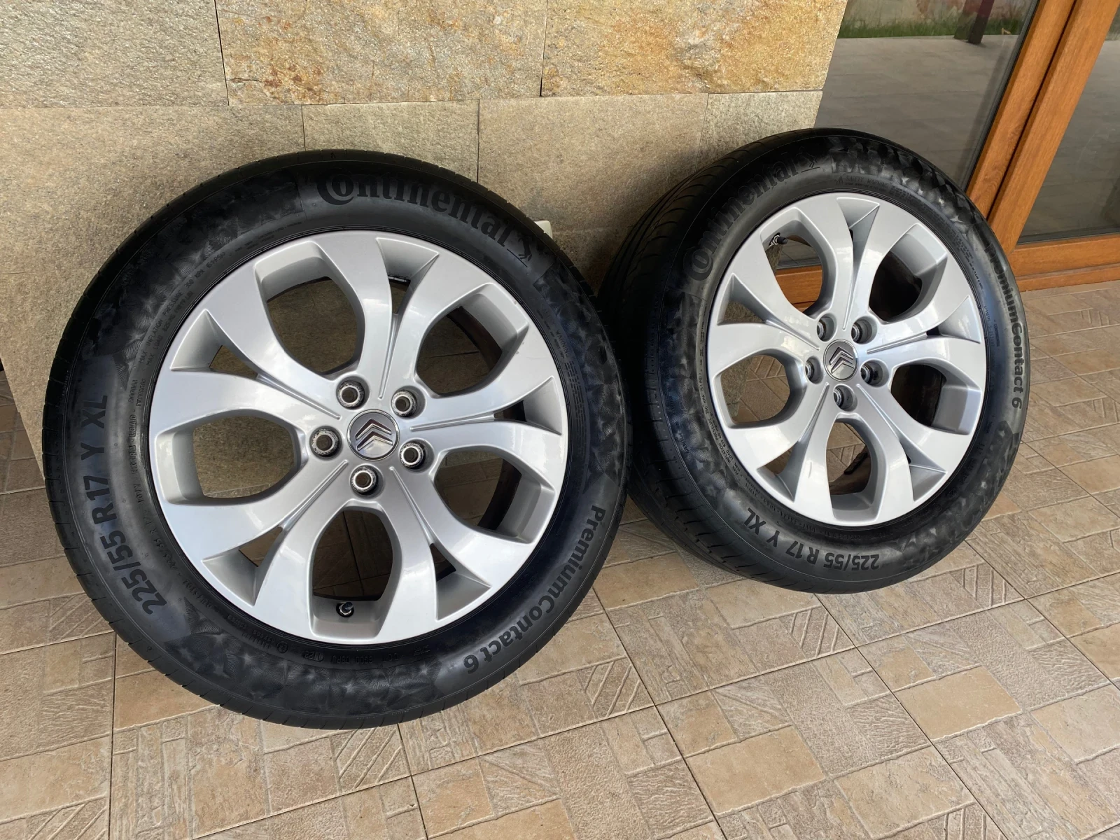 Гуми с джанти Hankook 225/55R17, снимка 4 - Гуми и джанти - 54978253