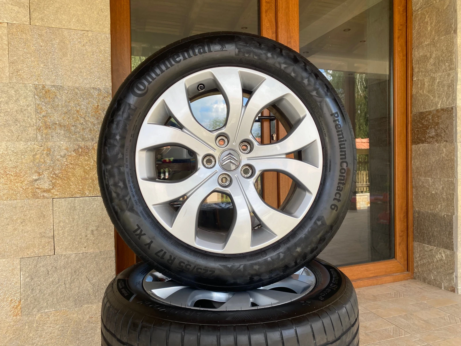 Гуми с джанти Hankook 225/55R17, снимка 2 - Гуми и джанти - 54978253