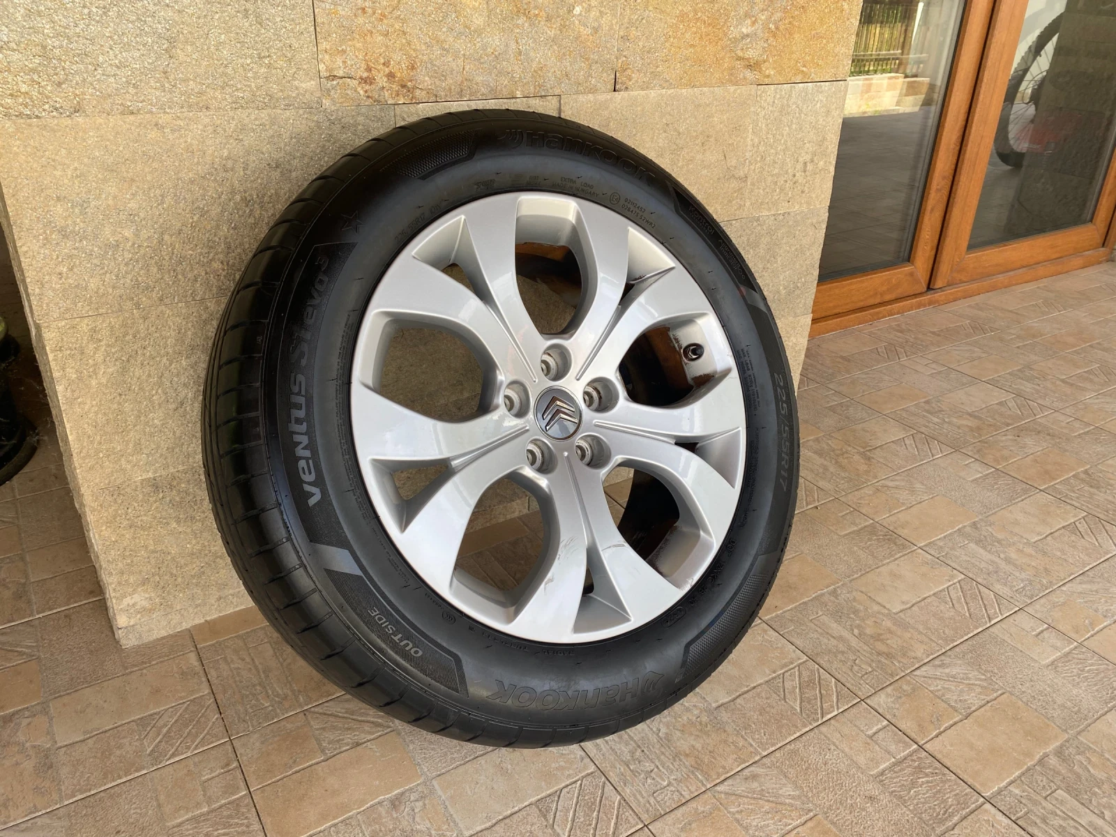 Гуми с джанти Hankook 225/55R17, снимка 5 - Гуми и джанти - 54978253
