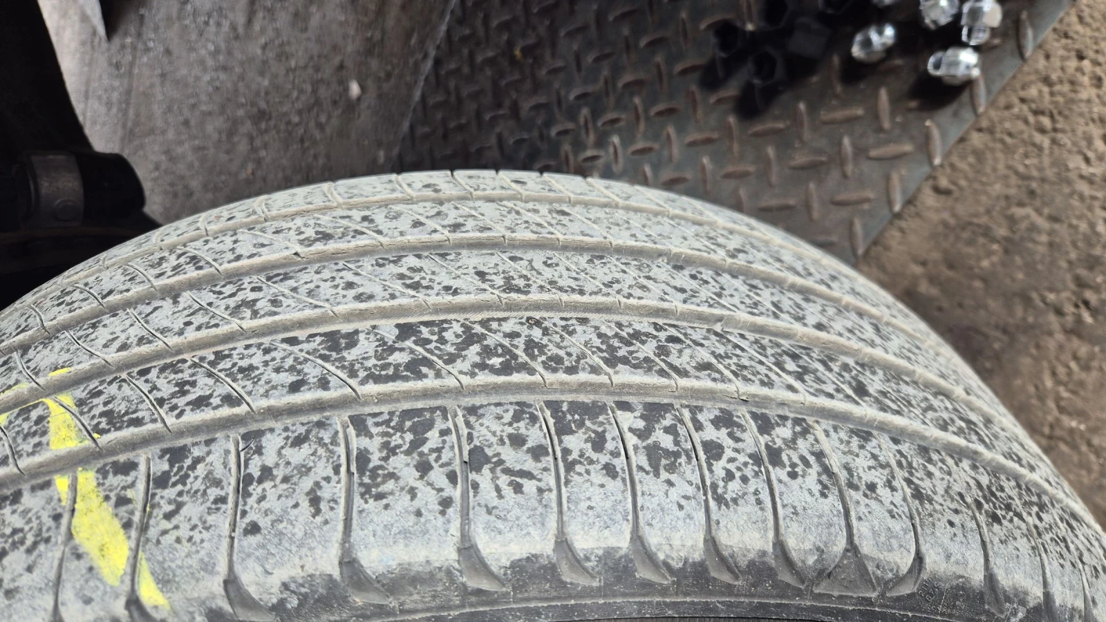Гуми Летни 235/55R19, снимка 3 - Гуми и джанти - 56706560