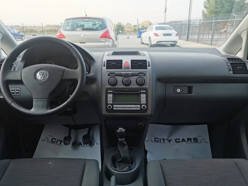 VW Touran 1.9 TDI, снимка 12 - Автомобили и джипове - 47147288