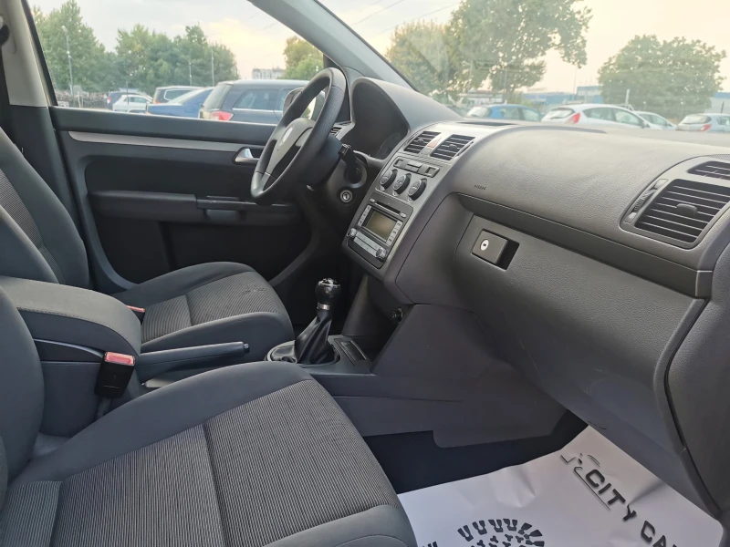 VW Touran 1.9 TDI, снимка 14 - Автомобили и джипове - 47147288