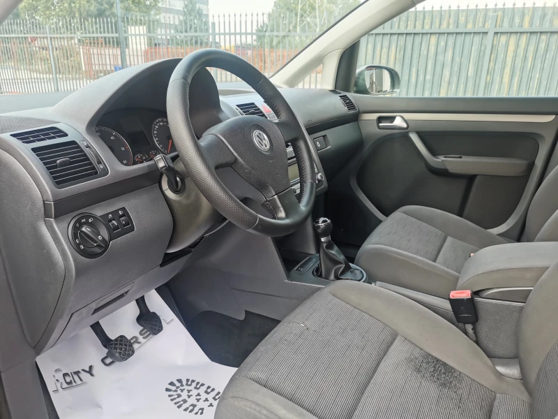 VW Touran 1.9 TDI, снимка 10 - Автомобили и джипове - 47147288