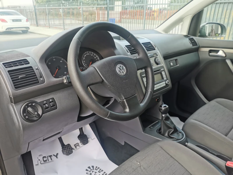 VW Touran 1.9 TDI, снимка 11 - Автомобили и джипове - 47147288