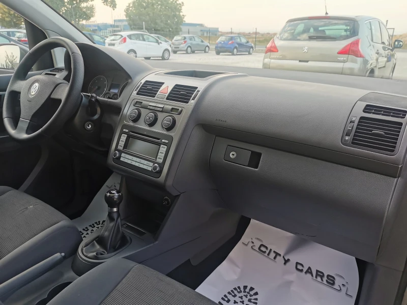 VW Touran 1.9 TDI, снимка 13 - Автомобили и джипове - 47147288